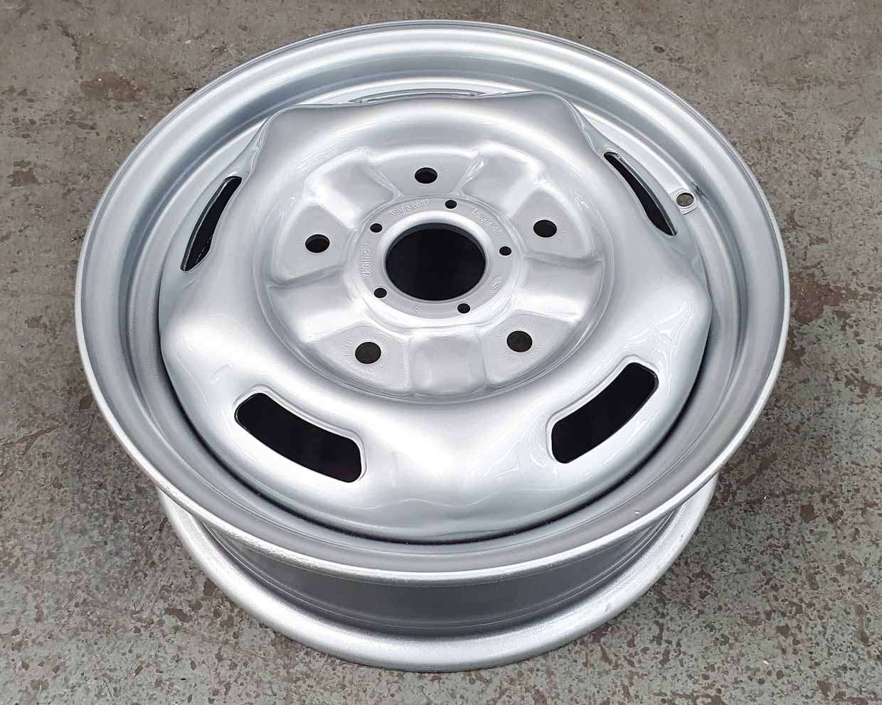 The steel wheel has been refurbished and powder coated in brilliant silver colour.
