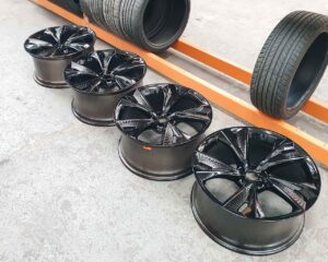 Gloss Black Alloy Wheel Refurbishment - Advantages of Powder Coating for Alloy Wheels